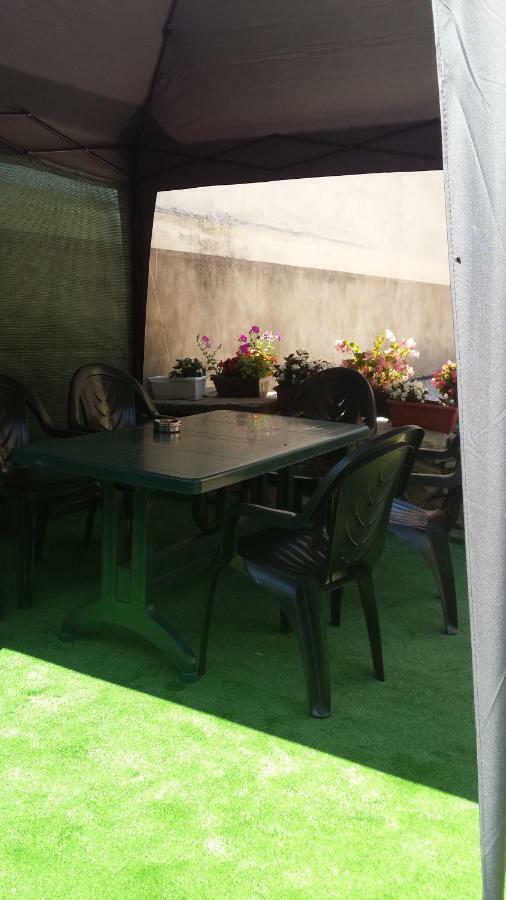 Apartament Stonel Veliko Tŭrnovo Eksteriør bilde
